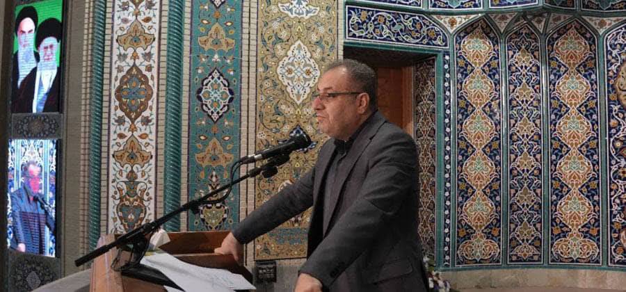 حضور مدیر کل و روسای اداره کل بیمه سلامت در نماز جمعه تبریز