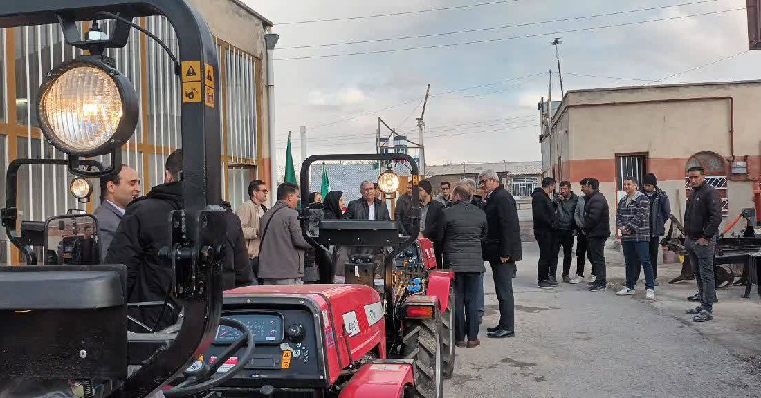 تحویل تراکتورهای باغی به باغداران شهرستان مراغه