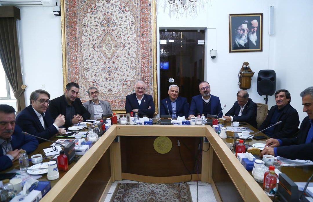 تشکیل کارگروه رفع موانع استقرار صنایع غذایی در آذربایجان شرقی