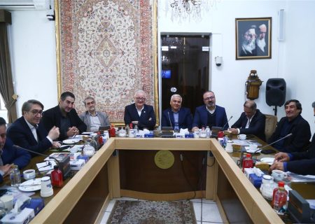 تشکیل کارگروه رفع موانع استقرار صنایع غذایی در آذربایجان شرقی