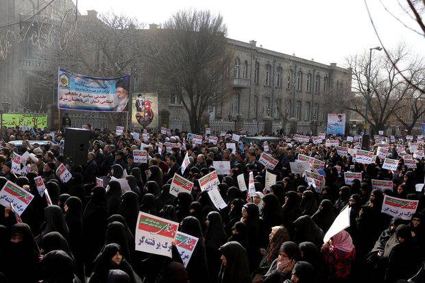 مردم تبریز هشتم دی آخرین میخ را بر تابوت فتنه کوبیدند