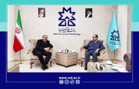 دانشگاه‌ها باید از حاشیه به متن حل مسائل صنعت و تجارت کشور بازگردند