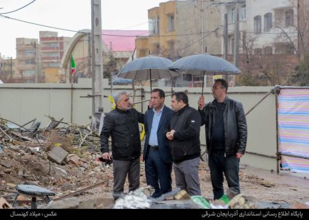 بازدید معاون توسعه مدیریت و منابع استانداری آذربایجان شرقی از ساختمان تخریب‌شده‌ی پژوهشکده رانش‌های فضایی