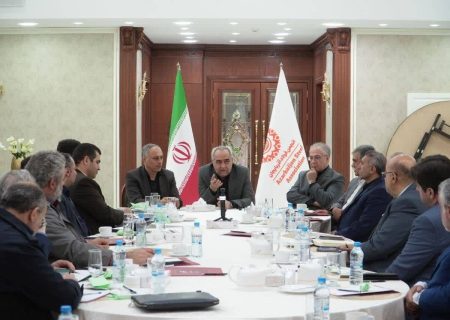 حفظ جان و معیشت کارگران اولویت اصلی ما است
