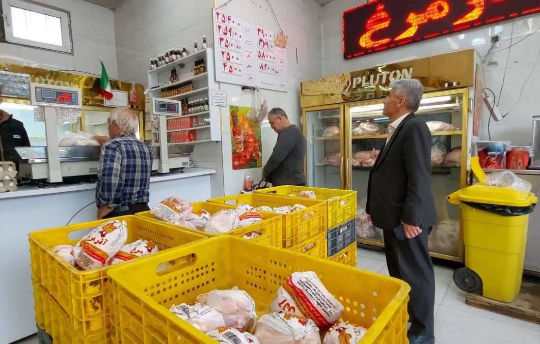 کاهش قیمت مرغ گرم در آذربایجان شرقی؛ تداوم نظارتها برای تثبیت بازار