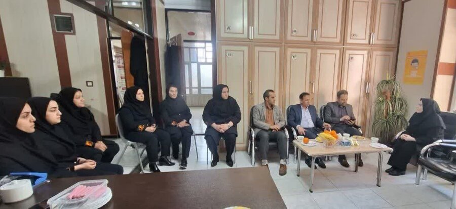 بازدید مسئولان استانی و شهرستانی از مرکز اورژانس اجتماعی اداره بهزیستی آذرشهر