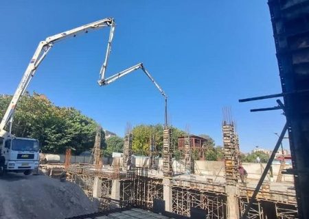 بتن ریزی ستونهای طبقه اول از بلوک غربی پروژه بازآفرینی شهری اطلس