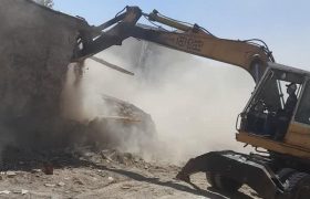 تخریب یک ملک تملک‌شده در پروژه بازآفرینی شهری سنجران