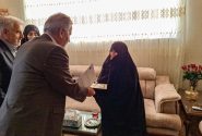 سلمانی: همسران شهدا نماد صبر و استواری در جامعه هستند