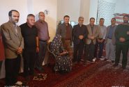 تجلیل از خانواده شهید حسین مختاری در هفته دفاع مقدس و دامپزشکی