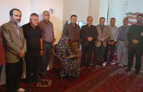 تجلیل از خانواده شهید حسین مختاری در هفته دفاع مقدس و دامپزشکی