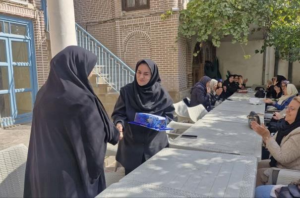 تجلیل شهرداری منطقه ۸ از پرستاران در فرهنگسرای تاریخی نیکدل